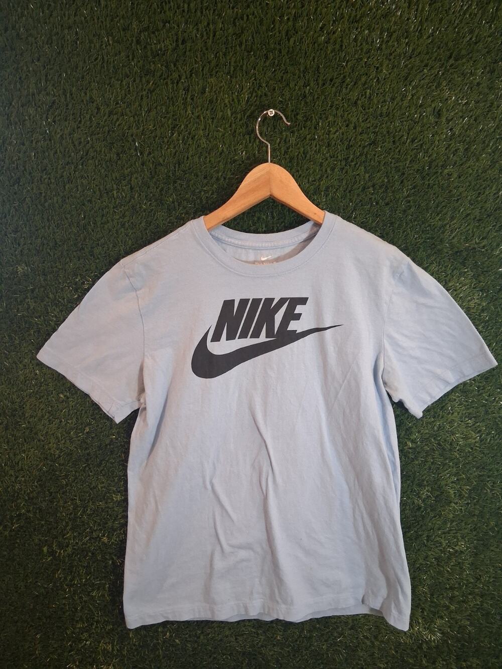 Nike "The Nike Tee" Men's Size M Blue Short Sleeve Graphic T-Shirt Crew Neck - Picture 1 of 8